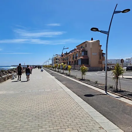 Casa Mamu, Terrace, Wifi And Air Con شقة كوراليهو