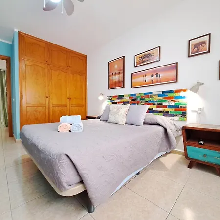 Casa Mamu, Terrace, Wifi And Air Con شقة كوراليهو